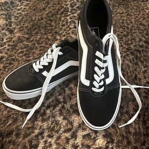 Vans Old Skool style size 8.